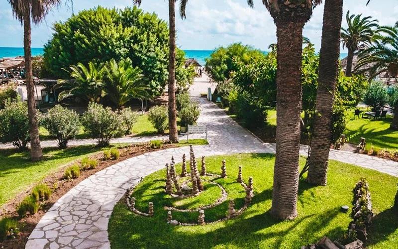 Les Orangers Beach Resort & Bungalows